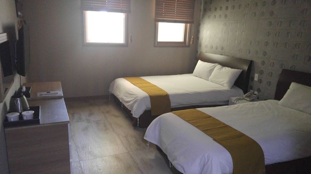 room_twin